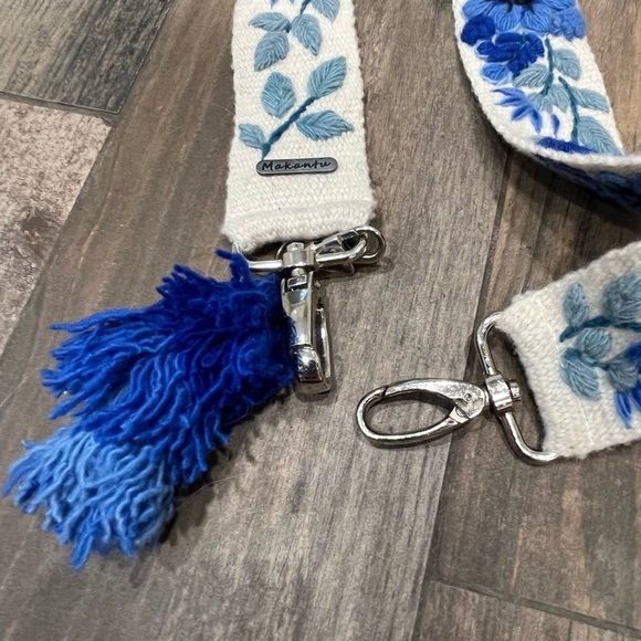 Makantu Purse Strap Handle Sheep Wool Ivory & Blue Floral Tassle Embroidered - Picture 4 of 7